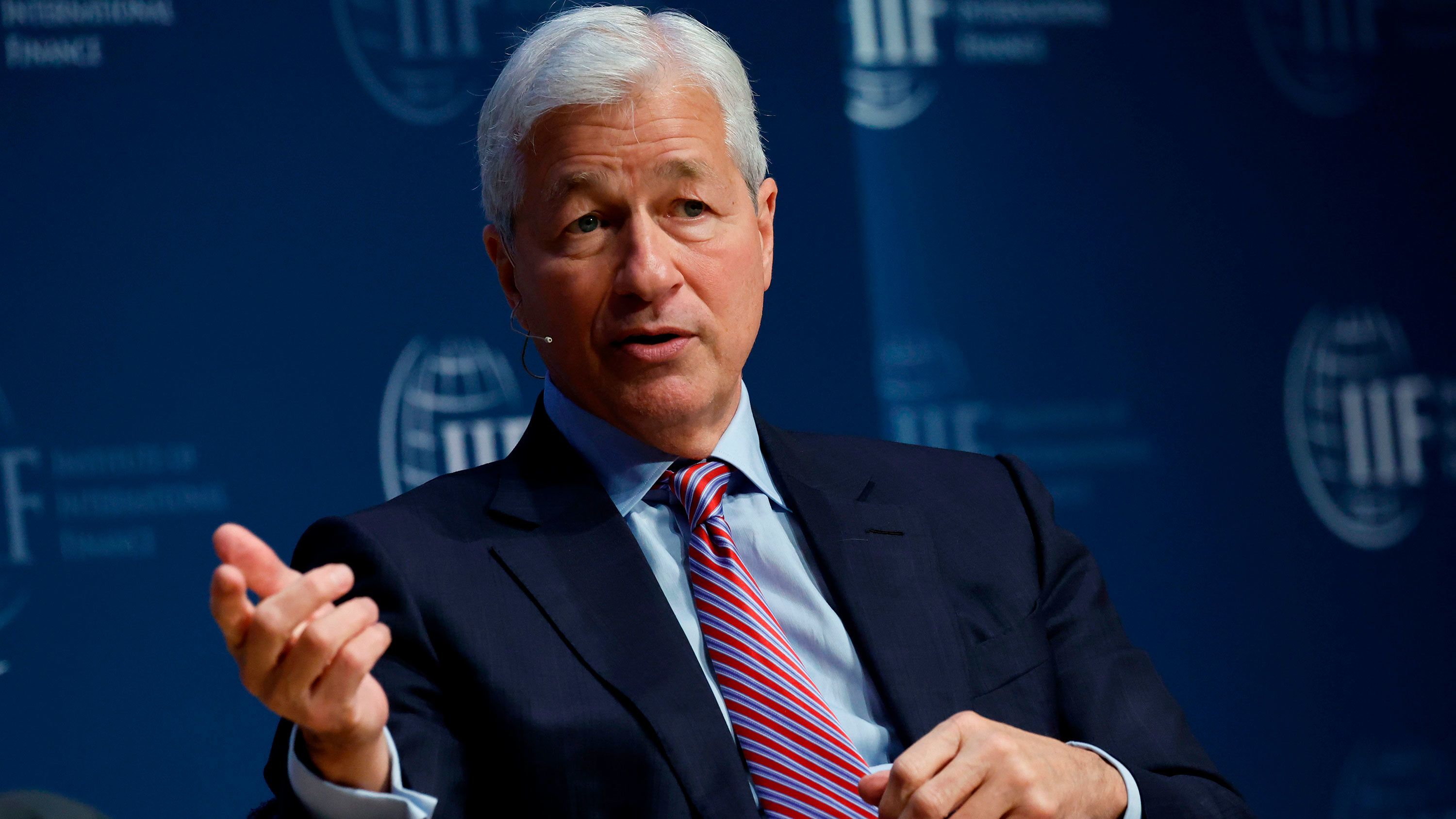 Jamie Dimon receives a record pay of USD 36 million for the year 2023.
Image Source: CNN